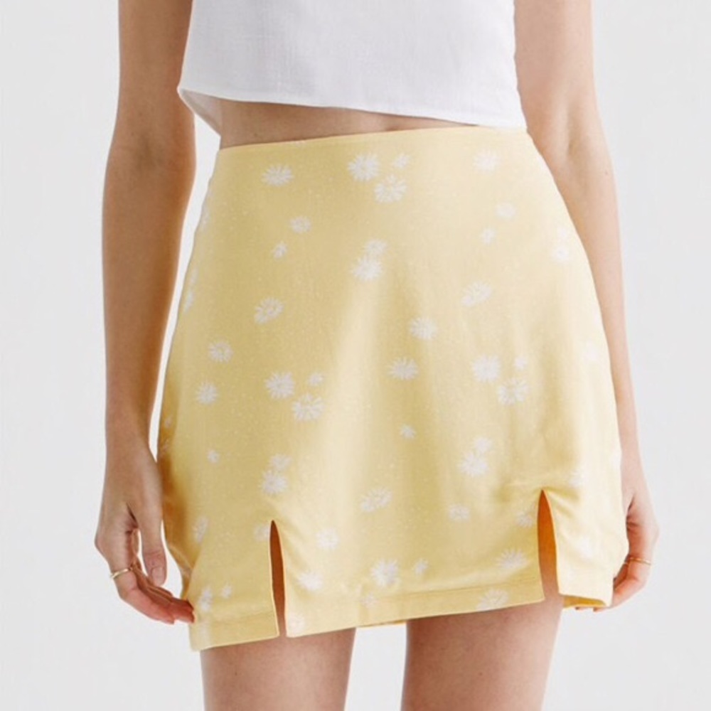 kendall & kylie pacsun yellow floral mini skirt